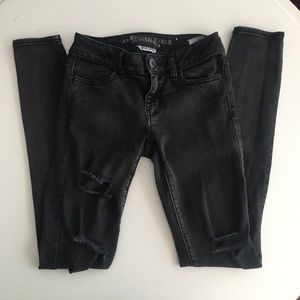 🖤Black Ripped Skinny Jeggings🖤